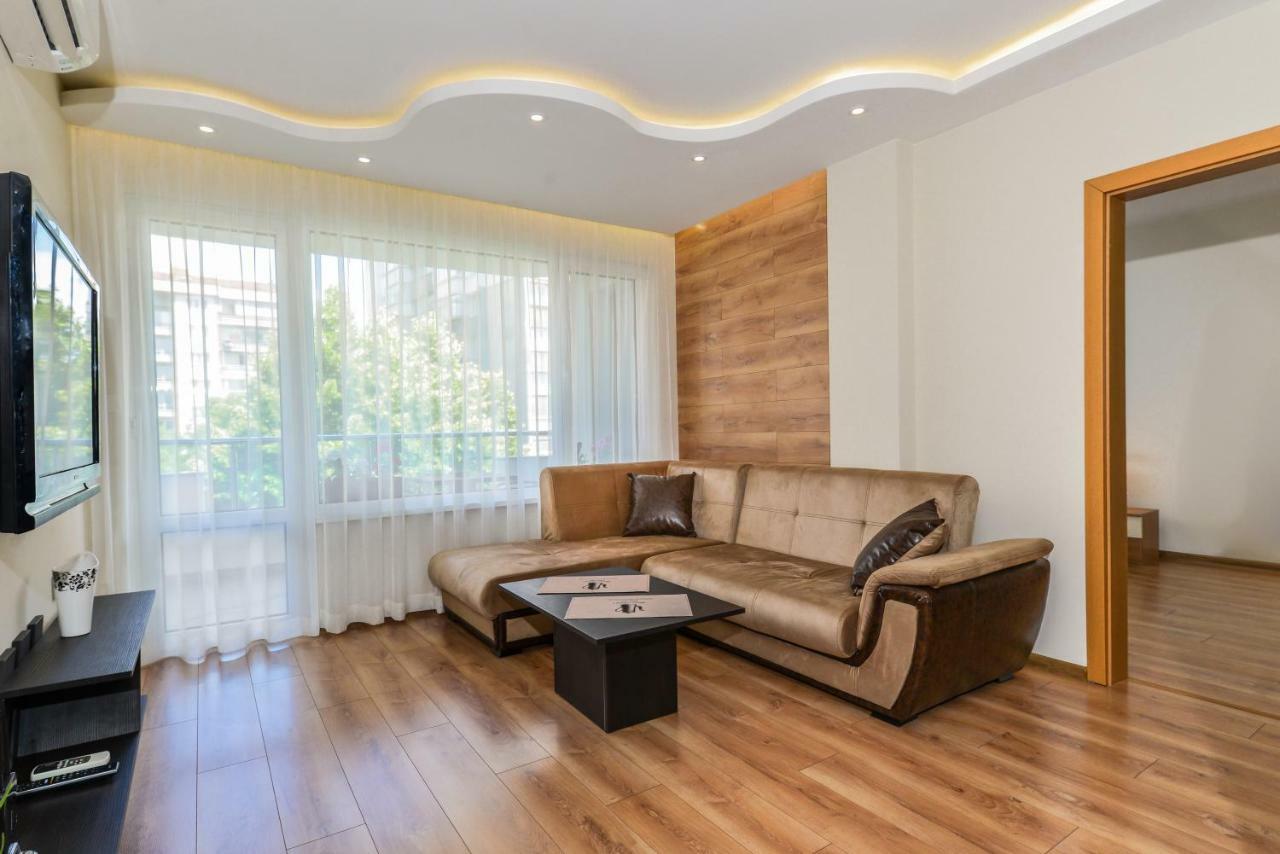 Apartment The M Place By Flat Mаnager *